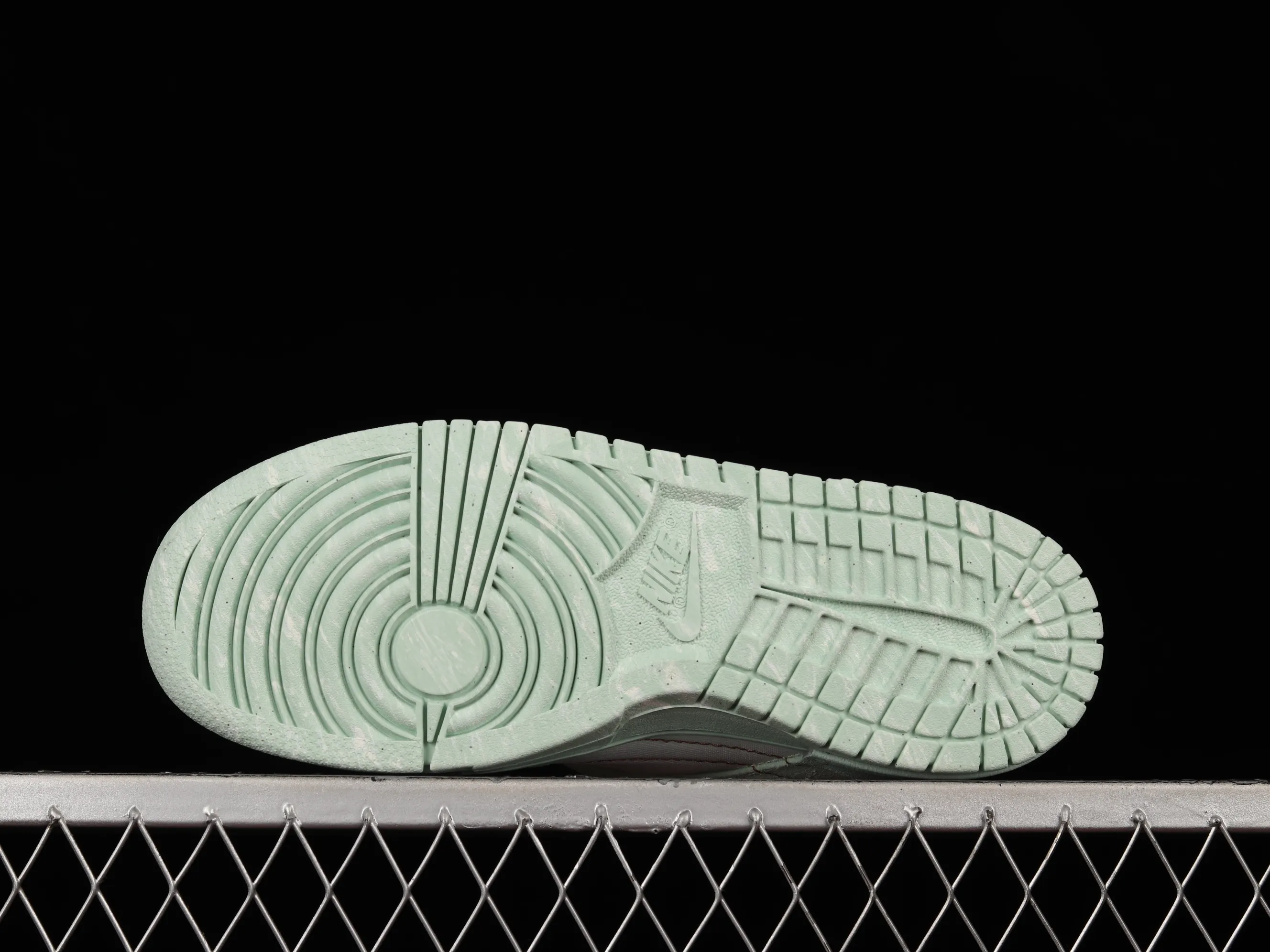 All categories Nk SB Dunk series Nk SB Dunk Low low-top sneakers Nk Dunk Low Disrupt 2 "Desert Bronze" New deconstructed style lightweight dunk low-top casual sports skateboard shoes DH4402-100